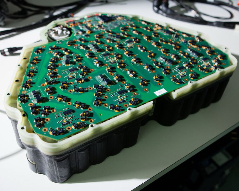 Bac batteries structurel de la Peugeot 908 Hybride