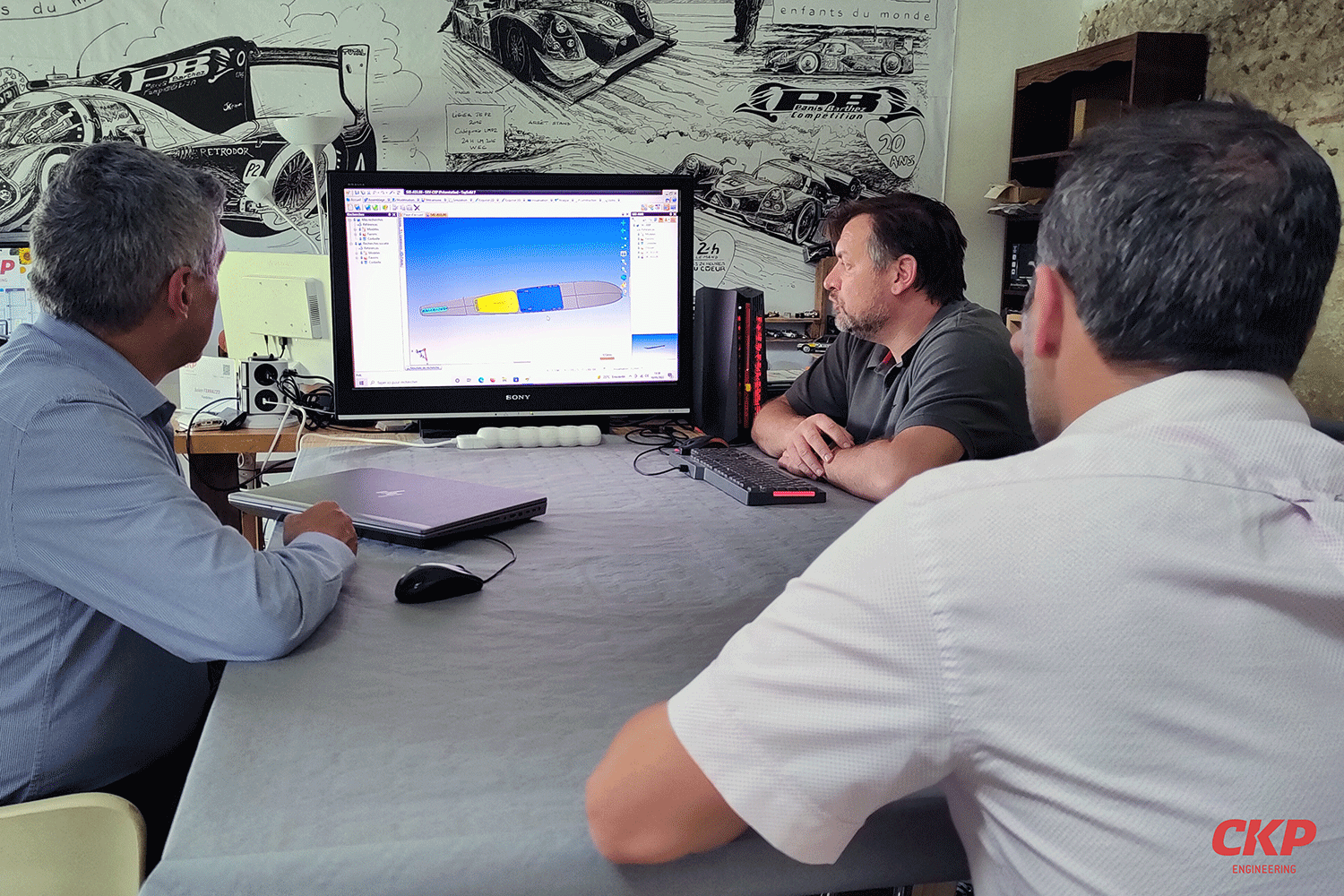 Patrice Tiberi, directeur produit et stratégie chez Top Solid, en réunion avec les experts de CKP Engineering